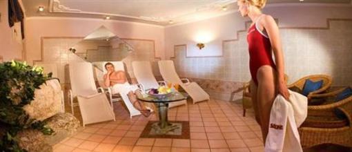 фото отеля ApartHotel Garni Asterhof Fügenberg