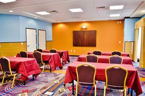фото отеля Holiday Inn Express and Suites Denver North