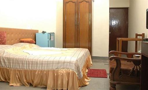 фото отеля Don Hill Hotel Candolim