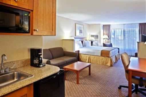 фото отеля Holiday Inn Express Hotel & Suites Lacey