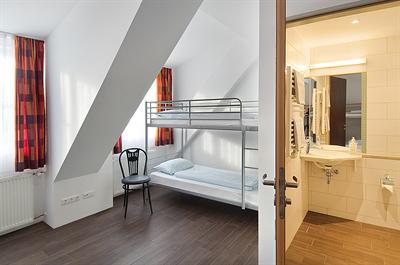 фото отеля Jaeger's Hostel Munich