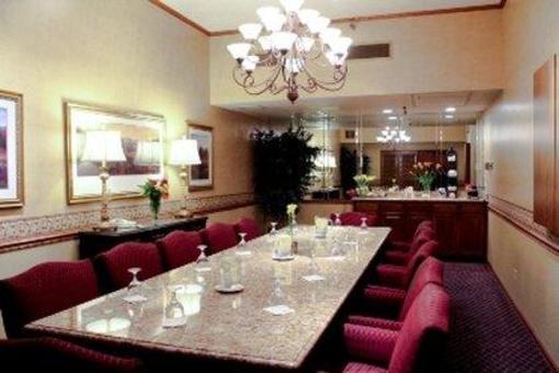 фото отеля University Square Hotel