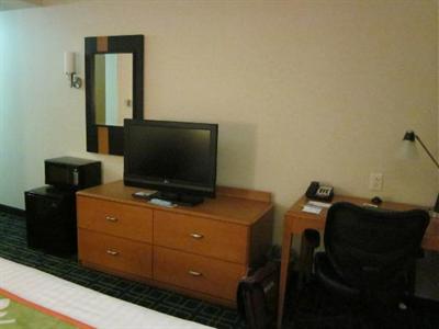 фото отеля Fairfield Inn & Suites Plainville