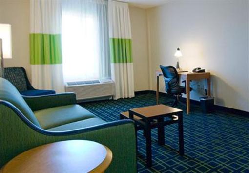 фото отеля Fairfield Inn & Suites Plainville