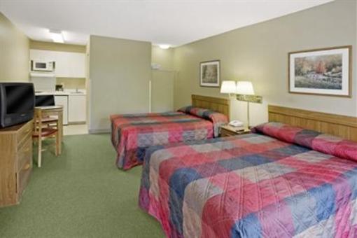 фото отеля Crossland Economy Studios Hotel West Oaks Houston