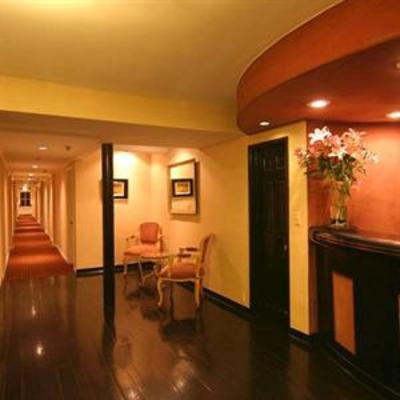 фото отеля Wilshire Crest Hotel