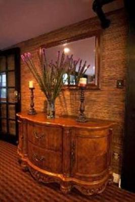 фото отеля Wilshire Crest Hotel