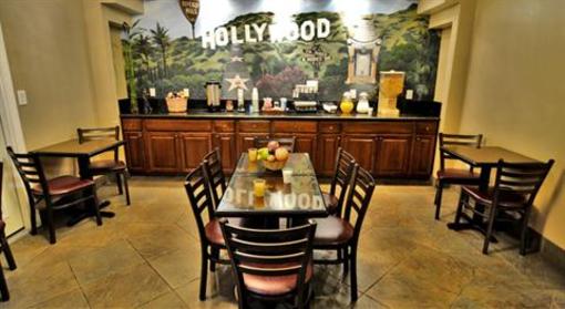фото отеля Hollywood Inn Express South