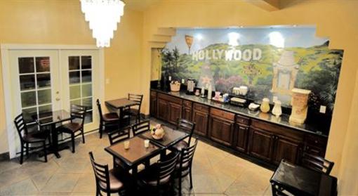 фото отеля Hollywood Inn Express South