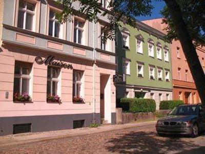фото отеля Hotel Maison- Apartments am Kolk