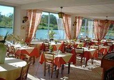 фото отеля Hotel du Lac La Mezelle