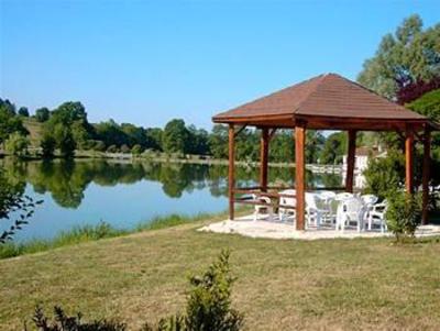 фото отеля Hotel du Lac La Mezelle