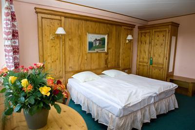 фото отеля Hotel Aux Trois Roses La Petite-Pierre