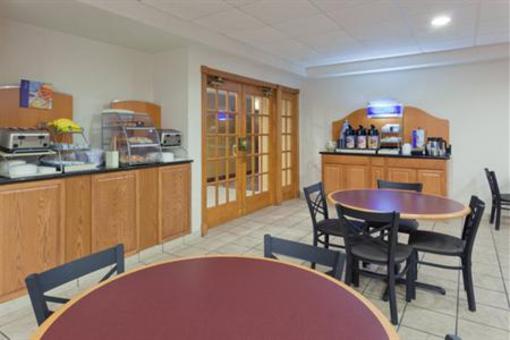 фото отеля Holiday Inn Express Bethany Beach