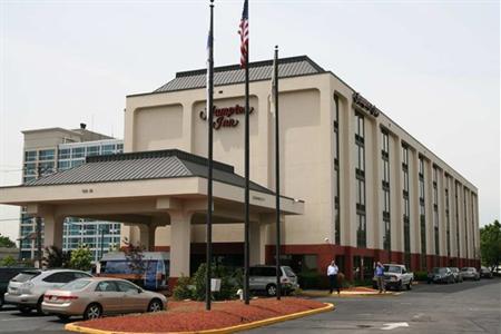 фото отеля Hampton Inn Newark-Airport