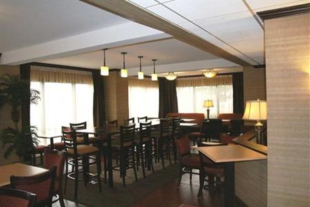 фото отеля Hampton Inn Newark-Airport