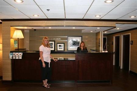фото отеля Hampton Inn Newark-Airport