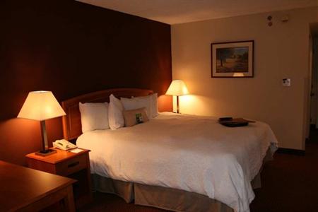 фото отеля Hampton Inn Newark-Airport