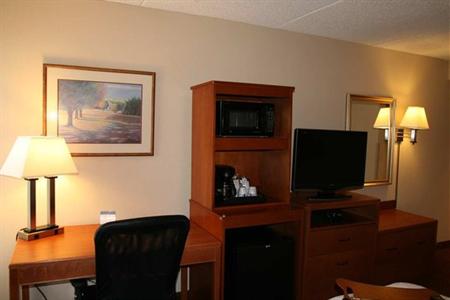 фото отеля Hampton Inn Newark-Airport