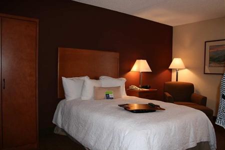 фото отеля Hampton Inn Newark-Airport