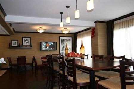 фото отеля Hampton Inn Newark-Airport