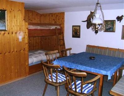 фото отеля Imbissstube Bergmandl Apartment Berwang
