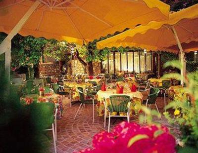 фото отеля Hotel Schrofenstein