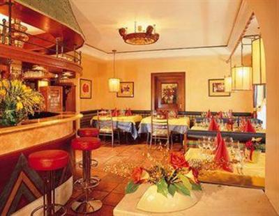 фото отеля Hotel Schrofenstein