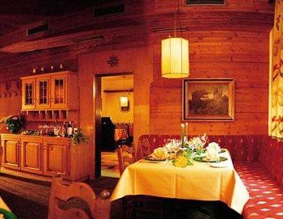 фото отеля Hotel Schrofenstein