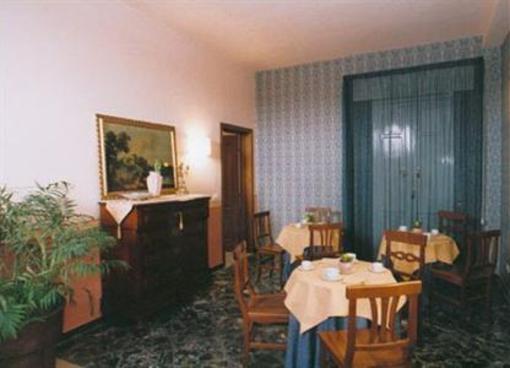фото отеля Neathon Rooms