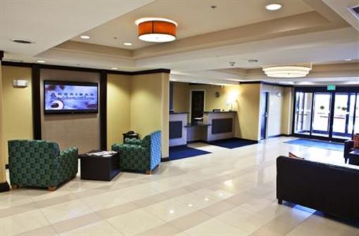 фото отеля Holiday Inn Express Hotel & Suites Detroit North - Troy