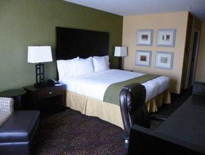 фото отеля Holiday Inn Express Hotel & Suites Detroit North - Troy