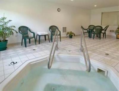 фото отеля America's Best Inn Stanley