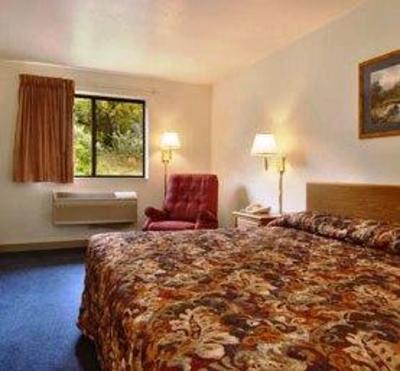 фото отеля Super 8 Motel Lebanon