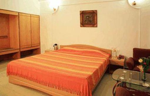 фото отеля Kalchuri Residency