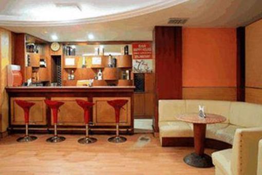 фото отеля Kalchuri Residency