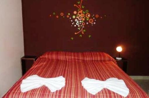 фото отеля Backpacker's Suites