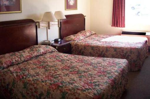 фото отеля Country Hearth Inn Siler City