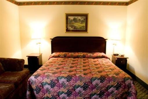 фото отеля Country Hearth Inn Siler City