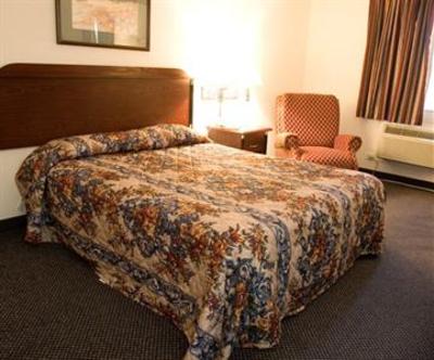 фото отеля Country Hearth Inn Siler City