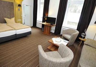 фото отеля Hotel Am Kurpark Bad Bertrich