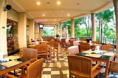 фото отеля The Grand Riverside Hotel