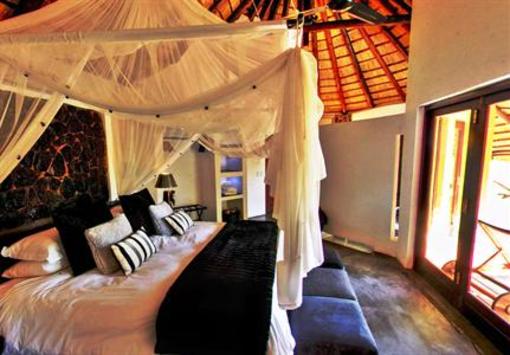 фото отеля Pondoro Game Lodge