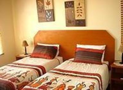 фото отеля Oceans 4 Self Catering Holiday Apartments Durban
