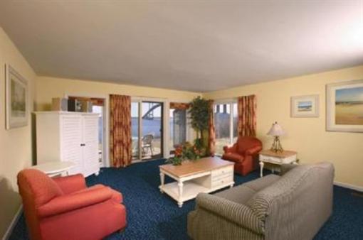 фото отеля Wyndham Newport Overlook
