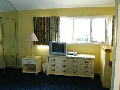 фото отеля Wyndham Newport Overlook