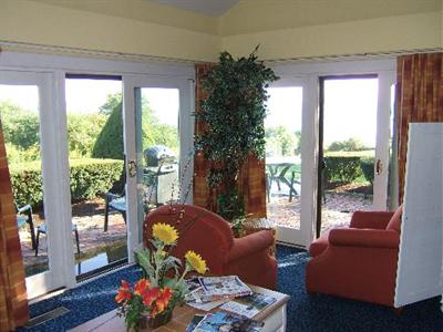 фото отеля Wyndham Newport Overlook