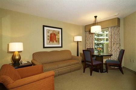 фото отеля Embassy Suites Hotel Charlotte