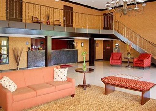 фото отеля Clarion Inn Bradley Airport East Windsor