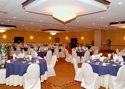 фото отеля Clarion Inn Bradley Airport East Windsor
